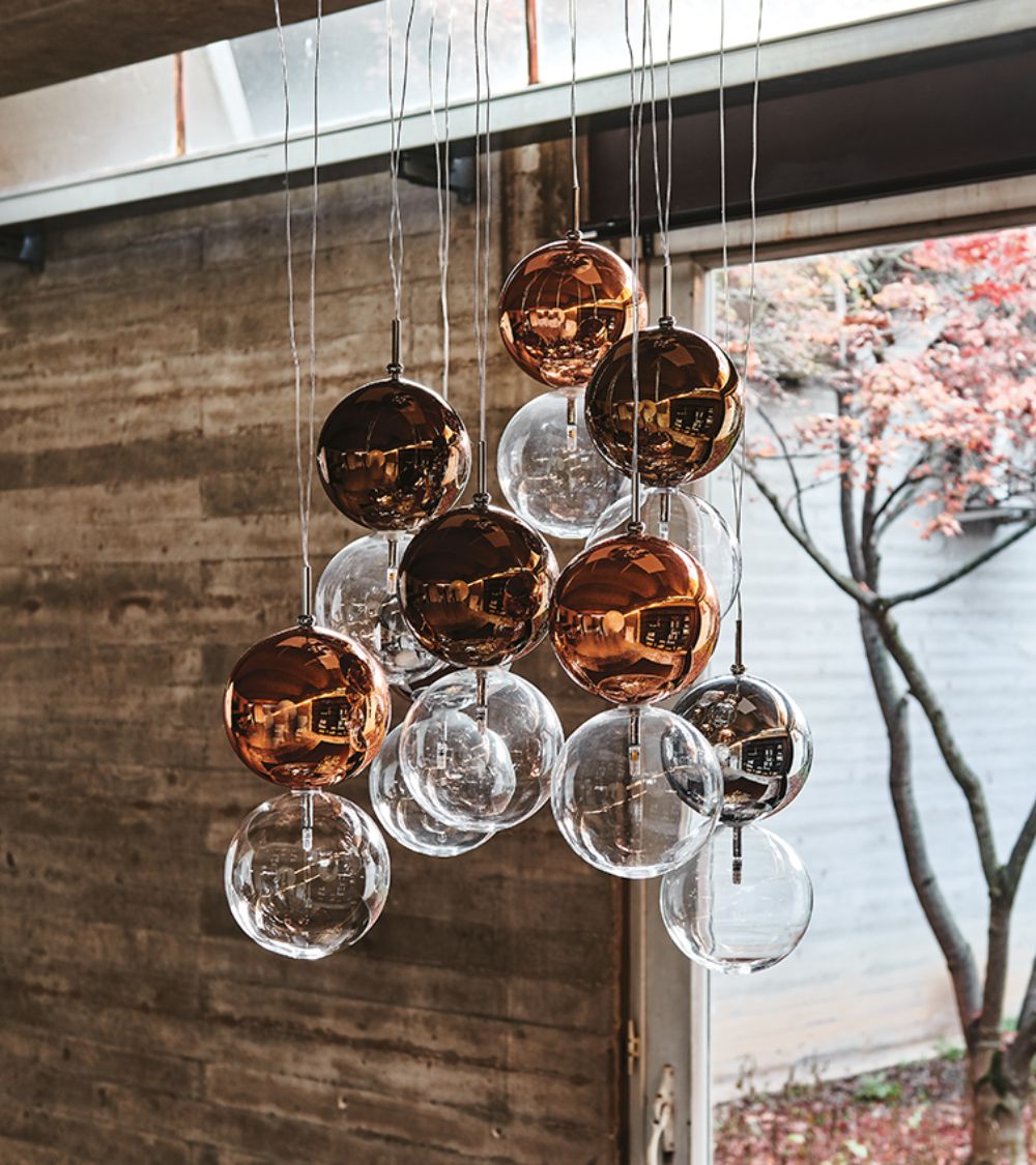 Apollo_Suspended_Light_Cattelan