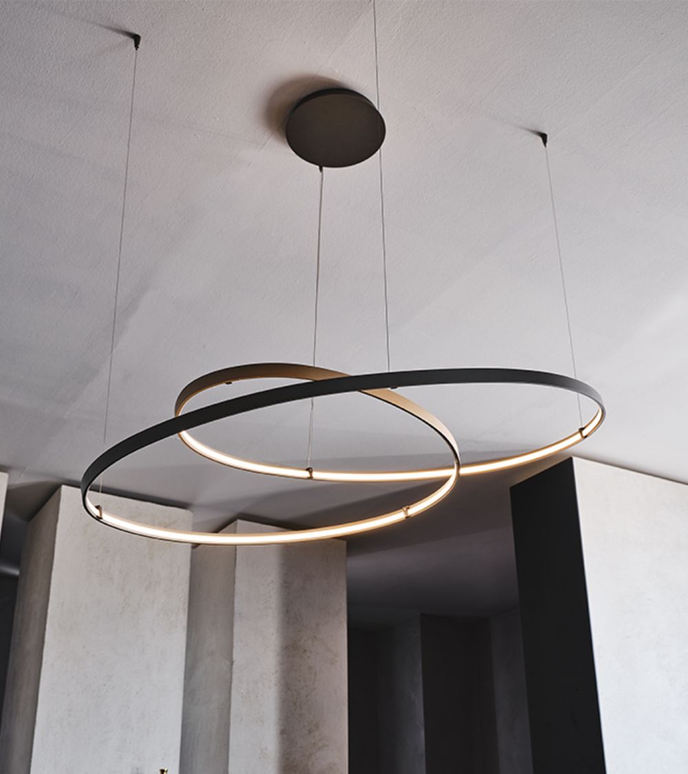 Heaven_Suspended_Light_Cattelan
