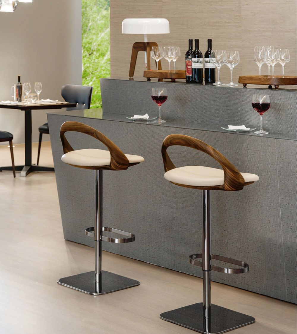 Porada Ester Stools